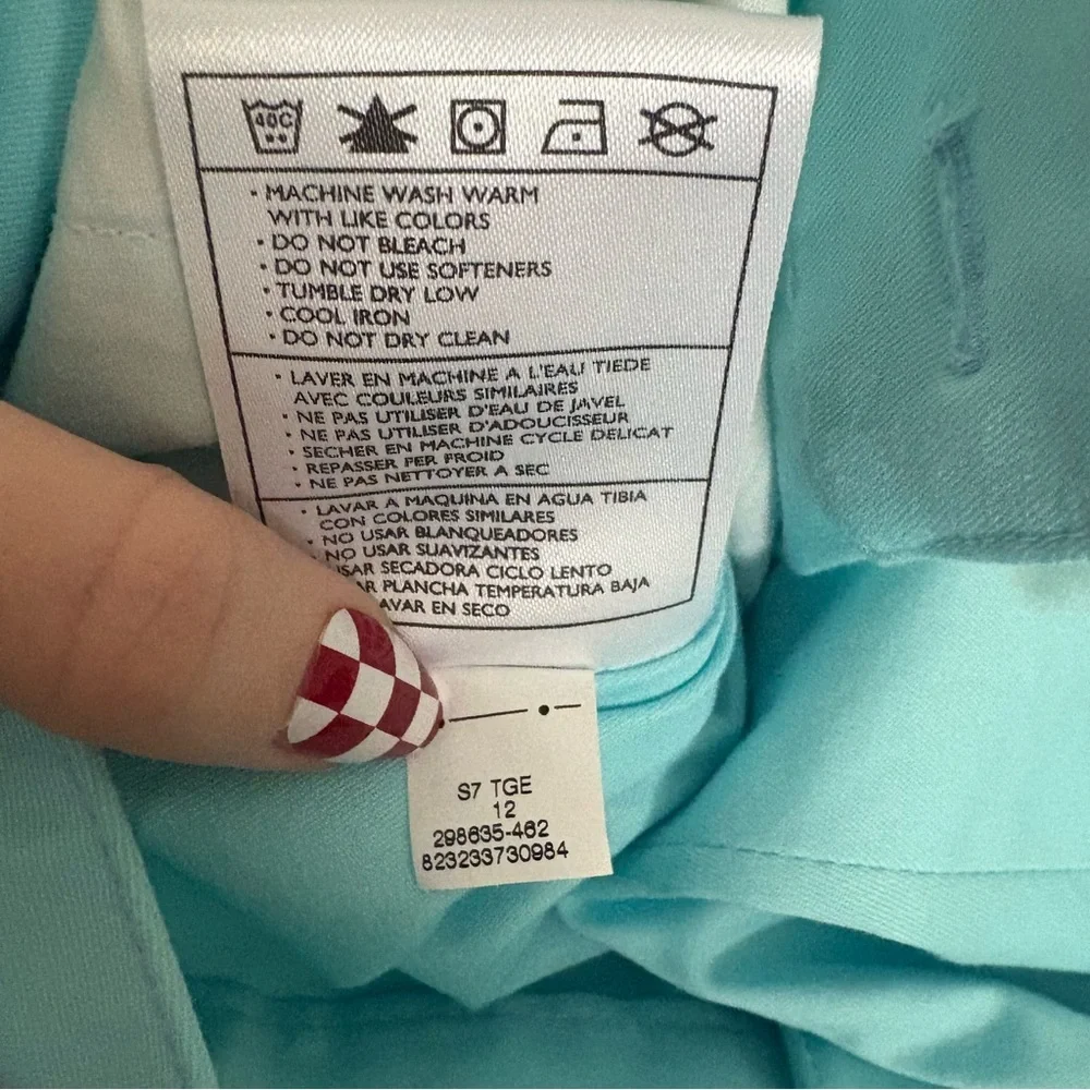 Nike Golf NWOT Aqua Blue Capri Pants - Size 12